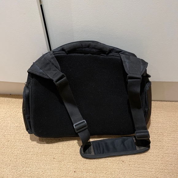 Eddie Bauer laptop bag - Picture 2 of 2